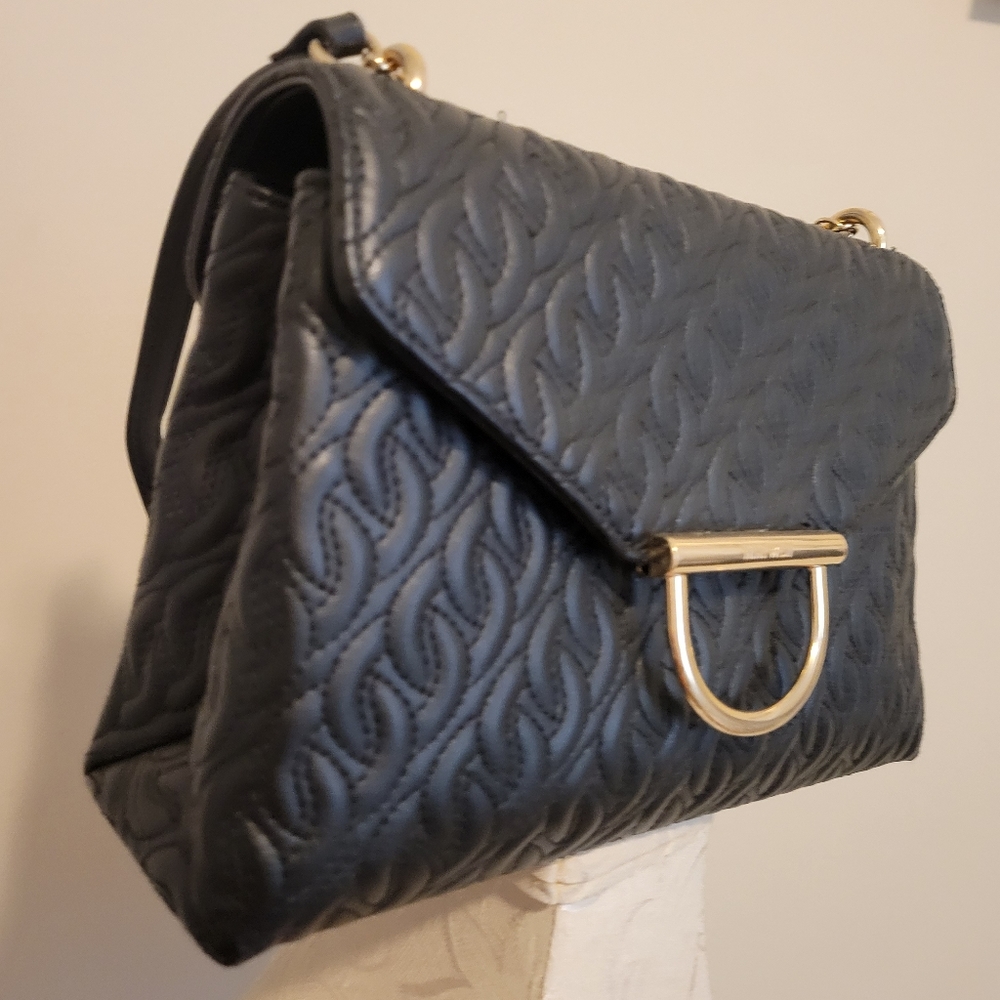 Hand bag